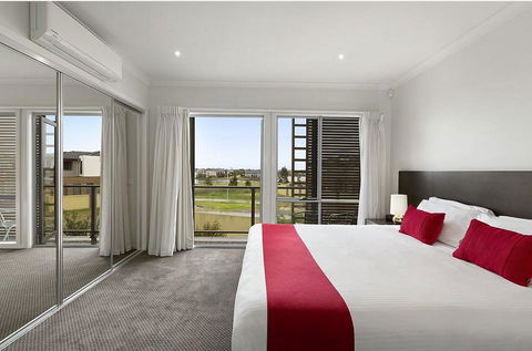 Quest Sanctuary Lakes - Great Ocean Road Tourism 2