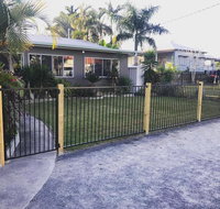 QUIRKY QUEENSLANDER 6 BEDROOM HOME - Great Ocean Road Tourism