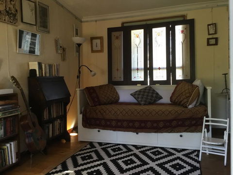 Redhaus Artist Cottage - Great Ocean Road Tourism 0