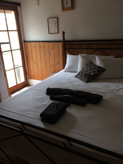 Redhaus Artist Cottage - Great Ocean Road Tourism 3