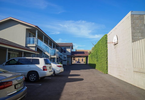 Redwood Manor Motel Apartments - Great Ocean Road Tourism 2