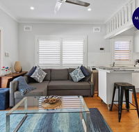 Relaxed Clovelly Beach Home - Parking - Cloey6