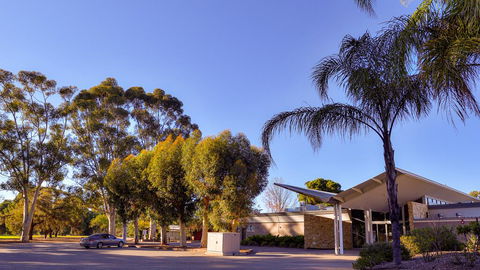 Renmark Country Club - Great Ocean Road Tourism 1