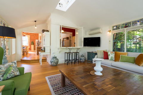 Rent Your Own Historic Hotel For Holidays & Events - Great Ocean Road Tourism 2