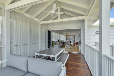 Rigi On Currumbin Beach - Great Ocean Road Tourism 3