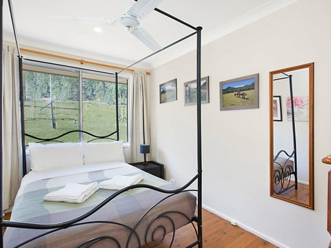 Rosamund House In Broke, 4br House In Walking Distance To Cellar Doors - Great Ocean Road Tourism 1