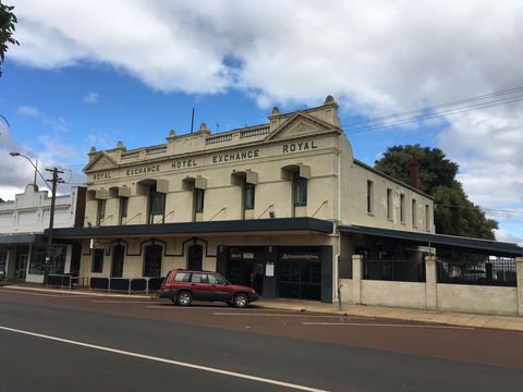 Royal Exchange Hotel - Great Ocean Road Tourism 0