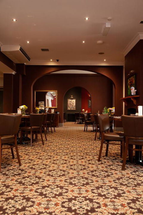 Royal Hotel Singleton - Great Ocean Road Tourism 3