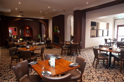 Royal Hotel Singleton - Great Ocean Road Tourism 1