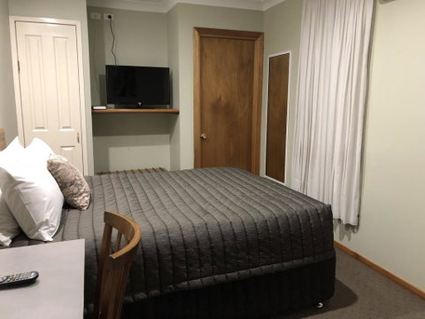 Roydons Motor Inn - Great Ocean Road Tourism 3