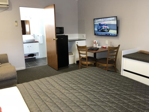 Roydons Motor Inn - Great Ocean Road Tourism 1