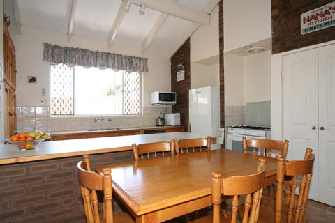 Safety Bay Guest House - Great Ocean Road Tourism 2