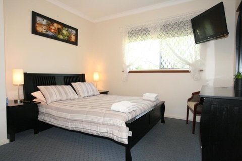 Safety Bay Guest House - Great Ocean Road Tourism 1