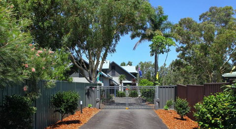 Salamander Bay Bed And Breakfast - Great Ocean Road Tourism 1