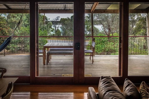 Samphire Beach House - Great Ocean Road Tourism 0