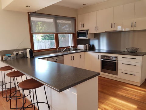 Sandy Bottoms - Great Ocean Road Tourism 1