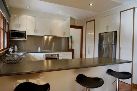 Sandy Bottoms - Great Ocean Road Tourism 2