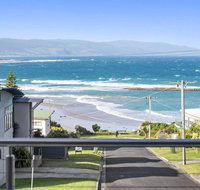 SEA SPECTACULAR - seconds from the beach - Great Ocean Road Tourism