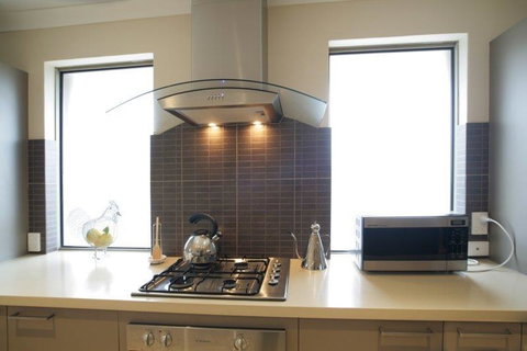 Seal 4 Bedroom House By Shoalwater Executive Homes - Great Ocean Road Tourism 3