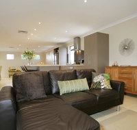 Seal 4 Bedroom House by Shoalwater Executive Homes - Great Ocean Road Tourism