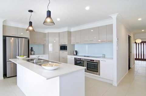 Sentosa On Tugun - Beachfront 5 Bedroom - Great Ocean Road Tourism 2