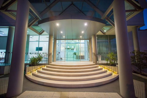 Sfera's Park Suites & Convention Centre - Great Ocean Road Tourism 0