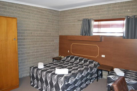 Shamrock Hotel Motel Balranald - Great Ocean Road Tourism 2