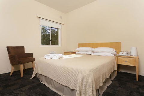 Shortland Budget Accommodation - Great Ocean Road Tourism 0