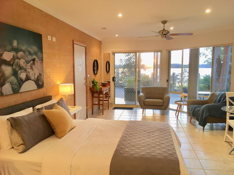 SilverWaters Waterfront Accommodation - Great Ocean Road Tourism 1