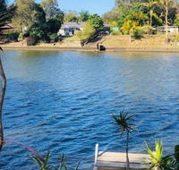 Spacious 2 Bedroom Beach Side Apartment - Close to shopping Centre with Coles Health Food Shop Sushi Pizza Cafes Hairdresse - Great Ocean Road Tourism