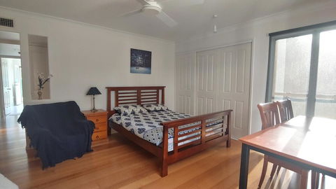 Spacious 2 Bedroom Unit, Private Bath, Kitchen, RV Parking On 5 Acres, 10 Min To Fraser Island Barge - Great Ocean Road Tourism 1