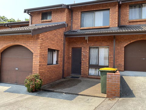 Spacious Townhouse In Wollongong - Great Ocean Road Tourism 3