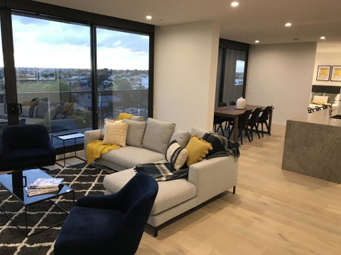 StayCentral Essendon Escape Sub-penthouse - Great Ocean Road Tourism 3