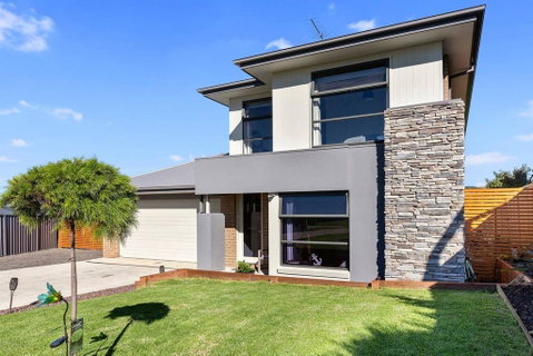 STELLAVISTA - 4 Bedrooms, Free Wifi, Views - Great Ocean Road Tourism 3