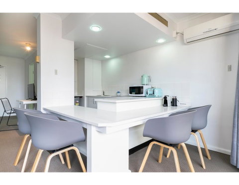 Striking And Super Convenient Studio With Balcony - Great Ocean Road Tourism 1