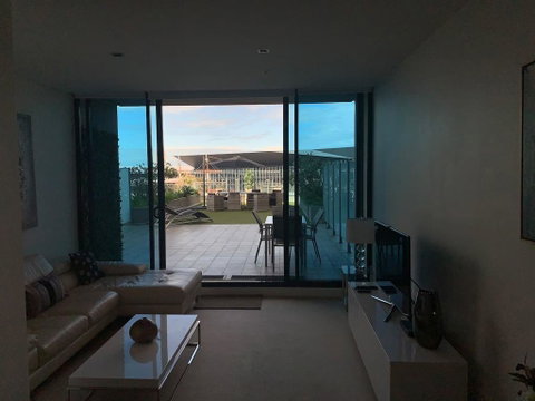 Stunning Riverside Apartment Near MCEC And Casino! - Great Ocean Road Tourism 3