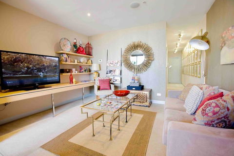 Stylish 1 Bedroom Apartment Amazing City Views - Great Ocean Road Tourism 2