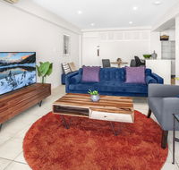 Stylish 2-Bed Apartment with Sweeping River Views - Great Ocean Road Tourism