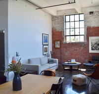 Stylish Warehouse Conversion In The Heart of Fitzroy - Great Ocean Road Tourism