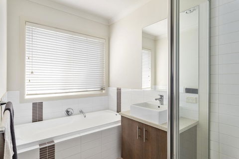 Summer Breeze - Great Ocean Road Tourism 2