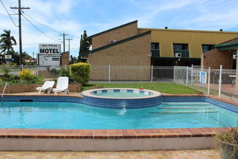 Sun Plaza Motel - Mackay - Great Ocean Road Tourism 0