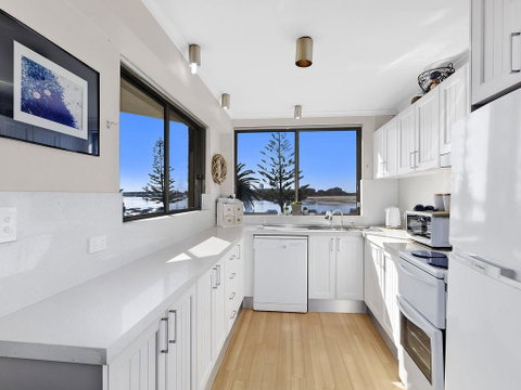 Sundowner Apartment 2 - Great Ocean Road Tourism 1