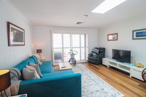 Sunflower Villa In Raffertys Resort - Great Ocean Road Tourism 2