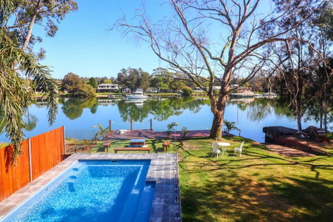 Sunset Lodge - Great Ocean Road Tourism 0