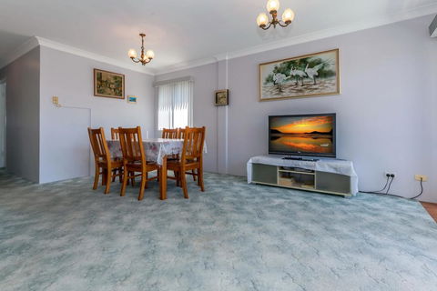 Sunset Towers, Unit 2/25 Donald Street - Great Ocean Road Tourism 2