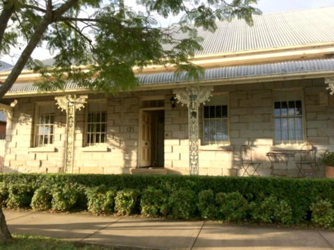 Surgeon's Cottage - Great Ocean Road Tourism 0