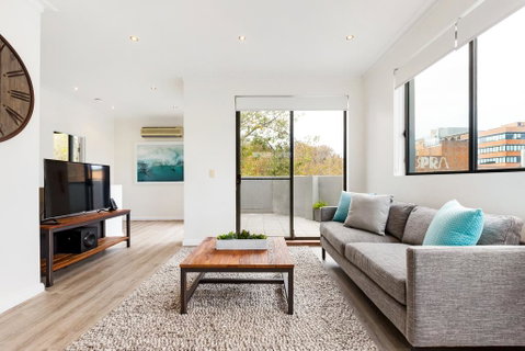 Surry Hills Modern Self-Contained One-Bedroom Apartment (19 FOV) - Great Ocean Road Tourism 1