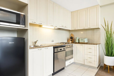Sydney CBD 1 Bedroom Self-Contained Apartment With Spectacular Sydney Harbour View (1312 BRG) - Great Ocean Road Tourism 2