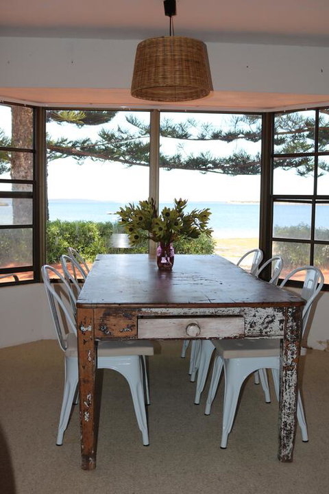 Tall Pines Beach House At Mount Dutton Bay (part Of Coffin Bay Waterways) - Great Ocean Road Tourism 2