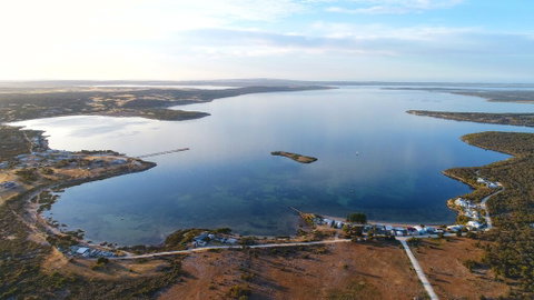 Tall Pines Beach House At Mount Dutton Bay (part Of Coffin Bay Waterways) - Great Ocean Road Tourism 0